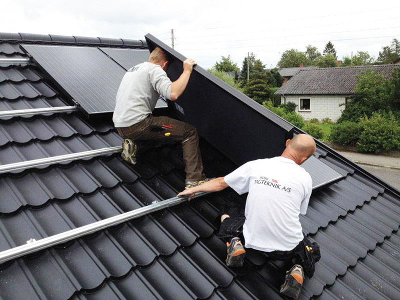 jydsk tagteknik nye solceller paa decra
